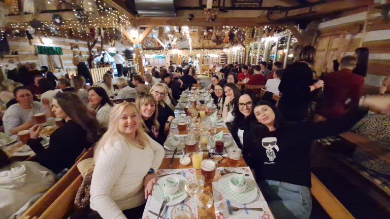 bielik travel, biesiada, praga, dzień kobiet, marzec, kobiety, zabawa, wycieczka, wrocław, jelenia góra, szklarska poręba, dolny śląsk, karkonosze, czechy, hradczany, moist karola, folklore garden